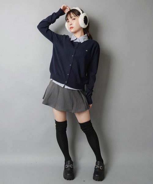 SPINNS（スピンズ）の「一枚で完成♪きちんと感漂うシャツレイヤード風ニットカーデ（ニット/セーター・レディース・アイボリー/ネイビー/チャコール・ONESIZE）」の15枚目の写真