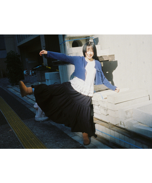 LO AXUAL（ロ・アクシュアル）の「FLEECE LOOSE POCKET TIERD SKIRT_BLACK（スカート・レディース・その他・FREE）」の4枚目の写真