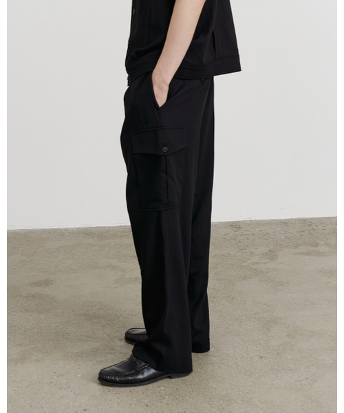 Wide cargo pants