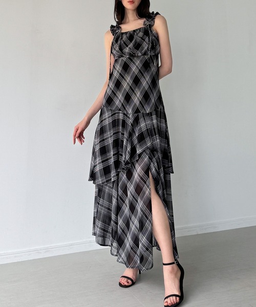 junoah(ジュノア)の「チェックキャミワンピース(ワンピース・レディース・ブラック/ホワイト/ブラウン・SMALL/MEDIUM/LARGE)」の1枚目の写真