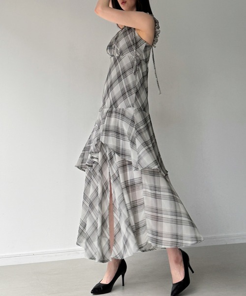 junoah(ジュノア)の「チェックキャミワンピース(ワンピース・レディース・ブラック/ホワイト/ブラウン・SMALL/MEDIUM/LARGE)」の10枚目の写真