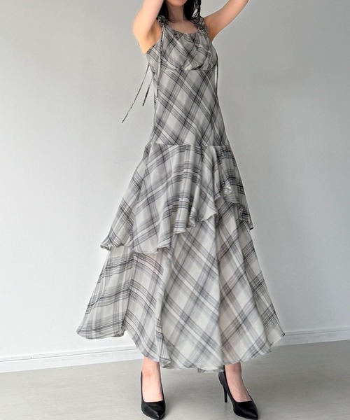 junoah(ジュノア)の「チェックキャミワンピース(ワンピース・レディース・ブラック/ホワイト/ブラウン・SMALL/MEDIUM/LARGE)」の12枚目の写真
