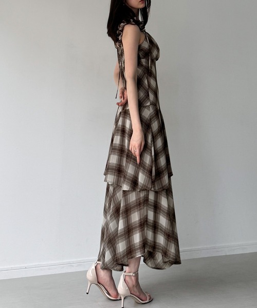 junoah(ジュノア)の「チェックキャミワンピース(ワンピース・レディース・ブラック/ホワイト/ブラウン・SMALL/MEDIUM/LARGE)」の14枚目の写真