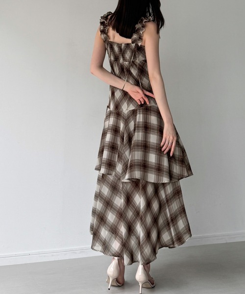 junoah(ジュノア)の「チェックキャミワンピース(ワンピース・レディース・ブラック/ホワイト/ブラウン・SMALL/MEDIUM/LARGE)」の15枚目の写真