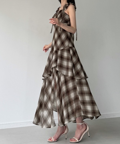 junoah(ジュノア)の「チェックキャミワンピース(ワンピース・レディース・ブラック/ホワイト/ブラウン・SMALL/MEDIUM/LARGE)」の16枚目の写真