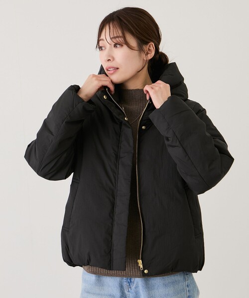 Jayro(ジャイロ)の「ナイロンマイクロタフタショートダウン(ダウンジャケット/コート・レディース・ブラック/ベージュ系その他2・M)」の3枚目の写真
