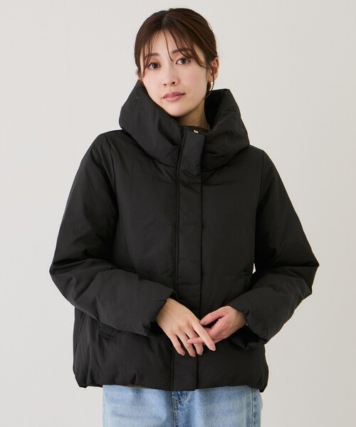 Jayro(ジャイロ)の「ナイロンマイクロタフタショートダウン(ダウンジャケット/コート・レディース・ブラック/ベージュ系その他2・M)」の4枚目の写真