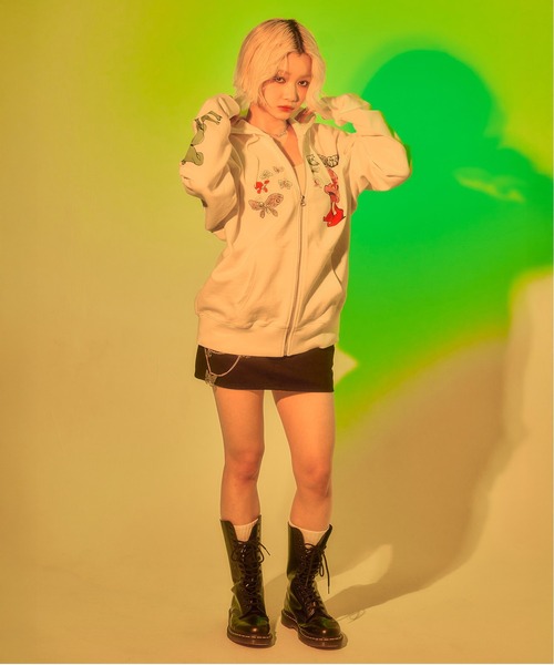 X-girl（エックスガール）の「X-girl x Mark Bode ZIP UP SWEAT HOODIE（パーカー・レディース・ブラック/ホワイト・L/M/S）」の9枚目の写真