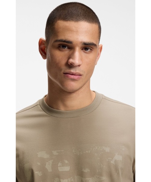 BOSS(ボス)の「ストレッチコットン Tシャツ ロゴアートワーク(Tシャツ/カットソー・メンズ・ブラック/ライトブラウン・M/L/XL/S)」の7枚目の写真