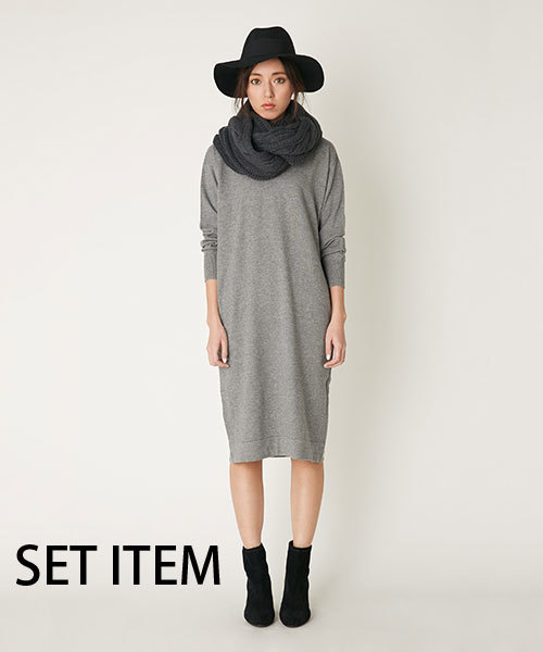 MOUSSY（マウジー）の「KNIT ONEPIECE×SNOOD SET（ワンピース・レディース・トップグレー/ベージュ・FREE）」の2枚目の写真