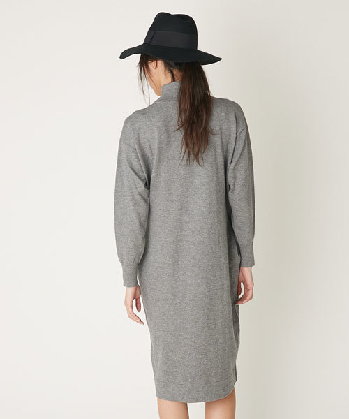 MOUSSY（マウジー）の「KNIT ONEPIECE×SNOOD SET（ワンピース・レディース・トップグレー/ベージュ・FREE）」の7枚目の写真