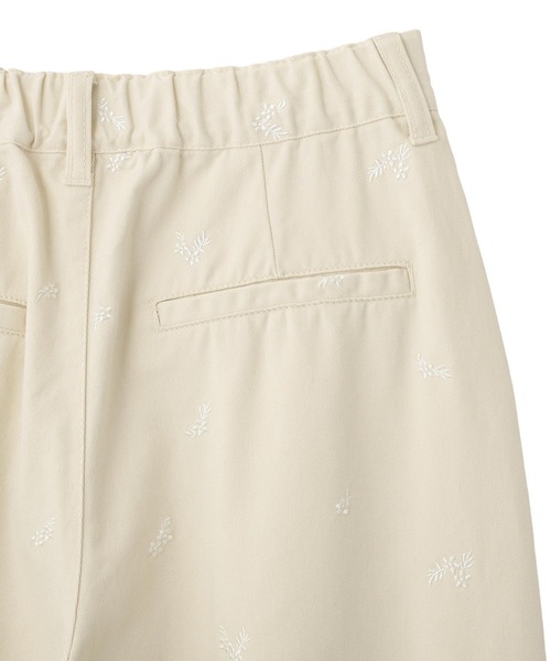 earth music&ecology（アースミュージックアンドエコロジー）の「フラワー刺繍ツイルカーブパンツ（その他パンツ・レディース・ホワイト系その他2/ライトベージュ・S/M）」の22枚目の写真