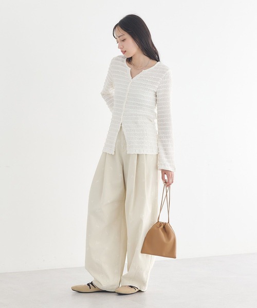 earth music&ecology（アースミュージックアンドエコロジー）の「フラワー刺繍ツイルカーブパンツ（その他パンツ・レディース・ホワイト系その他2/ライトベージュ・S/M）」の11枚目の写真