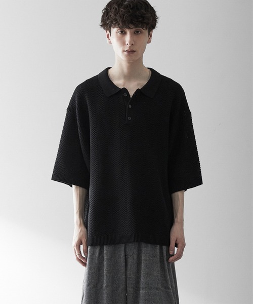 RUUBON（ルーボン）の「【RUUBON】herringbone knit polo shirt /ヘリンボーンニットポロシャツ（ポロシャツ・メンズ・ブラック/グレー・L/M/S）」の2枚目の写真