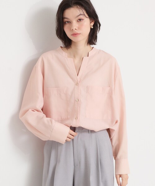 THE SHOP TK （ザ ショップ ティーケー ）の「【刻みネックですっきり見え】Wポケット金ボタンシャツ（シャツ/ブラウス・レディース・ピンク系/スミクロ/アイボリー/ライトブルー・12/14/13）」の6枚目の写真