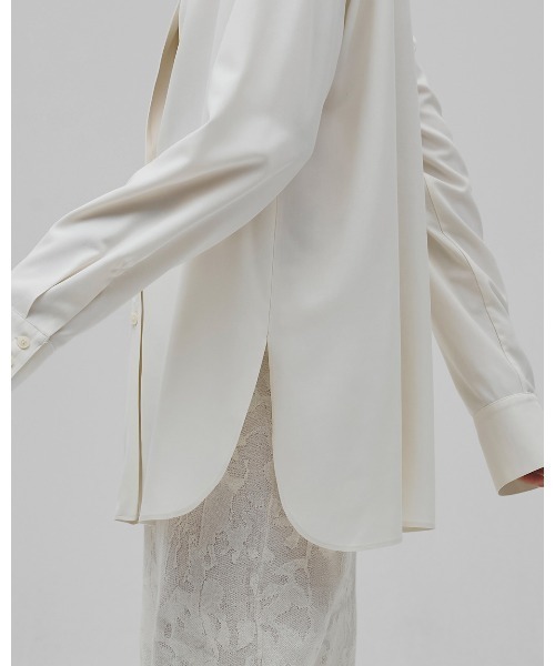 TODAYFUL(トゥデイフル)の「Silky Skipper Shirts(シャツ/ブラウス・レディース・キナリ/ブラック・FREE)」の6枚目の写真