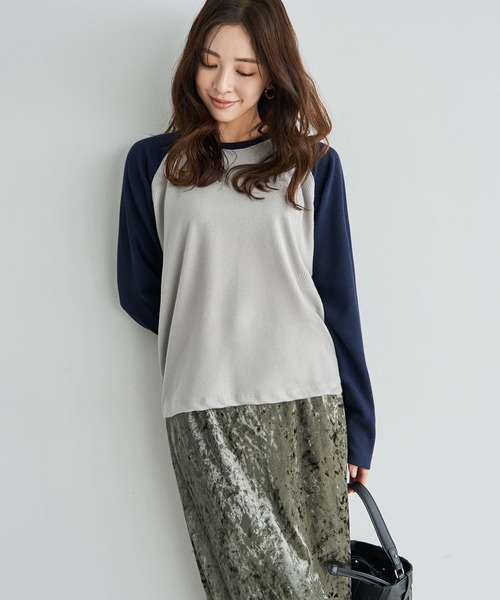 STYLE DELI(スタイルデリ)の「配色ラグランリブ生地プルオーバー(Tシャツ/カットソー・レディース・チャコールグレー/ネイビー/ワインレッド・FREE)」の4枚目の写真