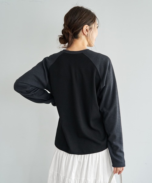 STYLE DELI(スタイルデリ)の「配色ラグランリブ生地プルオーバー(Tシャツ/カットソー・レディース・チャコールグレー/ネイビー/ワインレッド・FREE)」の17枚目の写真