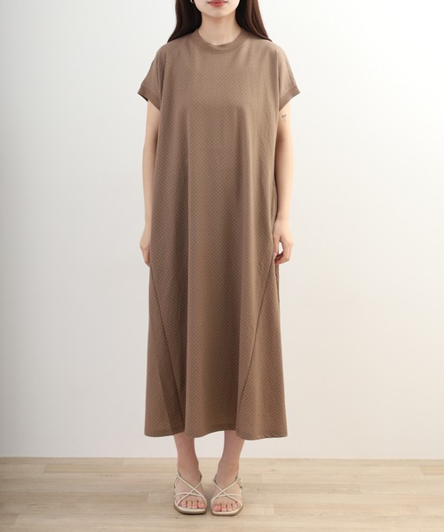 OMNES(オムネス)の「接触冷感レーヨンナイロンボトルネックフレアワンピース 半袖(ワンピース・レディース・ブラウン系その他・FREE)」の9枚目の写真