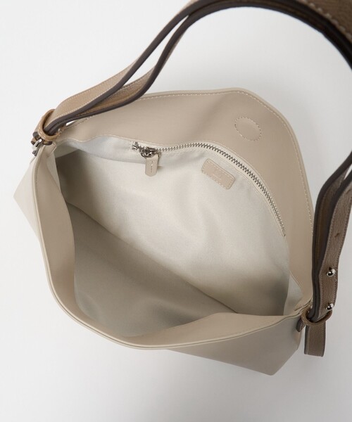&MyuQ(アンドミューク)の「<&MyuQ>UPIS ショルダーバッグ(ショルダーバッグ・レディース・ベージュ/ブラック/オフホワイト・FREE)」の6枚目の写真