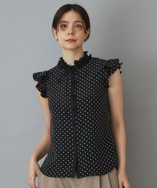 ドットプリントウィングスリーブブラウス