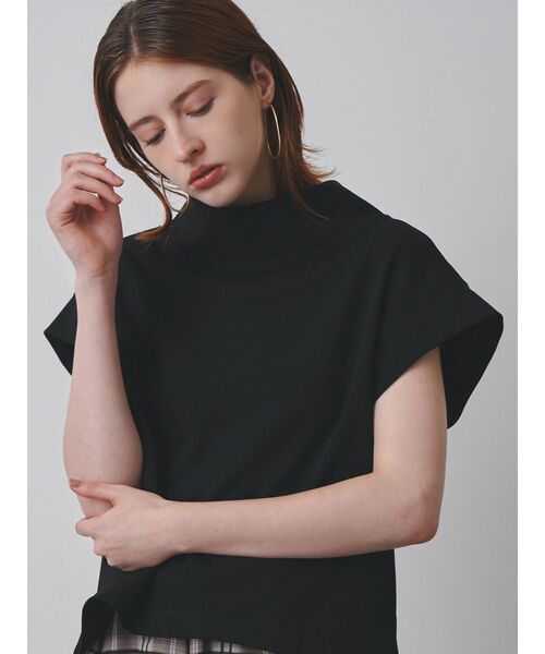 ELENDEEK(エレンディーク)の「オフネックカットソー(Tシャツ/カットソー・レディース・オフホワイト/ブラック/ブラウン・FREE)」の17枚目の写真
