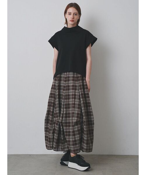 ELENDEEK(エレンディーク)の「オフネックカットソー(Tシャツ/カットソー・レディース・オフホワイト/ブラック/ブラウン・FREE)」の19枚目の写真