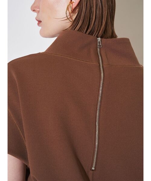 ELENDEEK（エレンディーク）の「オフネックカットソー（Tシャツ/カットソー・レディース・オフホワイト/ブラック/ブラウン・FREE）」の5枚目の写真