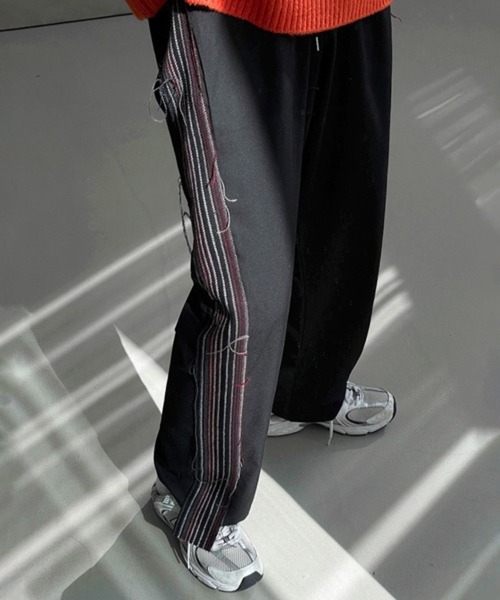 NOWLE（ノウル）の「【NOWLE】サイドライン ワイド ストレート イージーパンツ / レトロトラックパンツ（その他パンツ・メンズ・ブラック・MEDIUM/LARGE）」の7枚目の写真