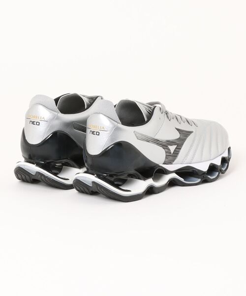 emmi（エミ）の「【Mizuno】WAVEPROPHECY MRL NEO（スニーカー・レディース・シルバー・26/25.5/25/24.5/24/23.5/23/28.5/28/27.5/26.5）」の2枚目の写真