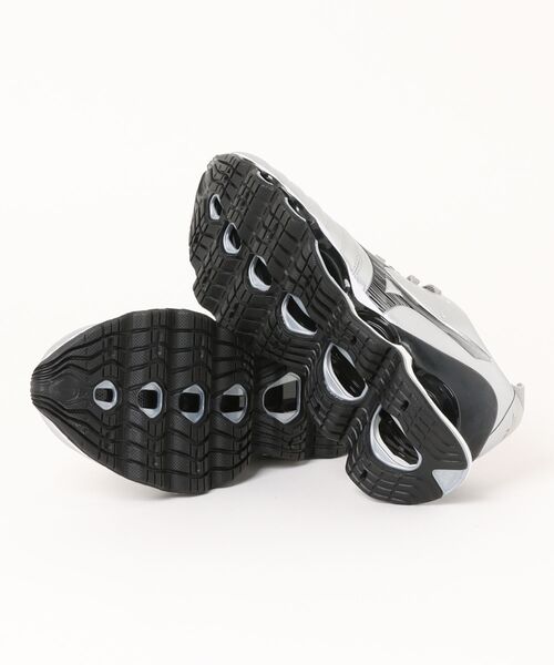 emmi（エミ）の「【Mizuno】WAVEPROPHECY MRL NEO（スニーカー・レディース・シルバー・26/25.5/25/24.5/24/23.5/23/28.5/28/27.5/26.5）」の3枚目の写真