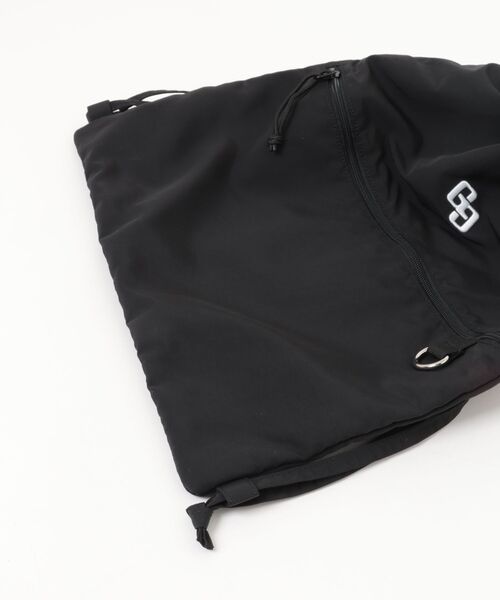 GYDA（ジェイダ）の「【GYDA/ジェイダ】 CASUAL-BADGE SERIES　缶バッジ4コセット付きナップサック（バックパック/リュック・レディース・ブラック・FREE）」の3枚目の写真