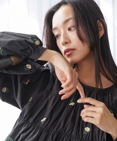 mili an deni(ミリアンデニ)の「刺繍ティアードブラウス(シャツ/ブラウス・レディース・ホワイト/ブラック/ミント・M)」の21枚目の写真