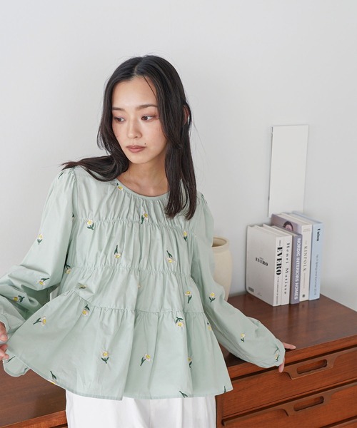 mili an deni(ミリアンデニ)の「刺繍ティアードブラウス(シャツ/ブラウス・レディース・ホワイト/ブラック/ミント・M)」の4枚目の写真