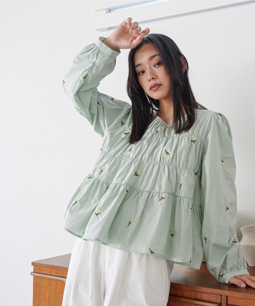 mili an deni(ミリアンデニ)の「刺繍ティアードブラウス(シャツ/ブラウス・レディース・ホワイト/ブラック/ミント・M)」の5枚目の写真