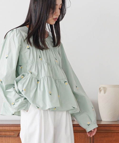 mili an deni(ミリアンデニ)の「刺繍ティアードブラウス(シャツ/ブラウス・レディース・ホワイト/ブラック/ミント・M)」の6枚目の写真