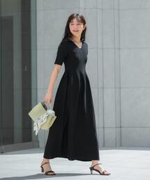 URBAN RESEARCH ROSSO WOMEN（アーバンリサーチ　ロッソ）の「『一部WEB限定カラー』フォルムニットVネックワンピース（ワンピース）」