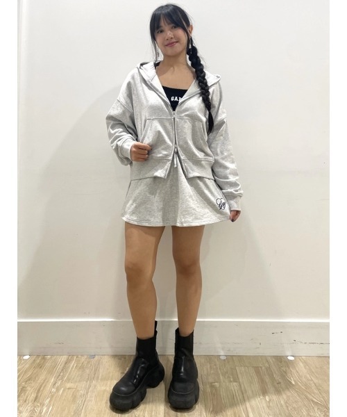 GAP(ギャップ)の「フレンチテリー ハート GAPロゴ ミニスカート(スカート・レディース・グレー/ホワイト/ネイビー・XXS/L/M/S/XS)」の5枚目の写真