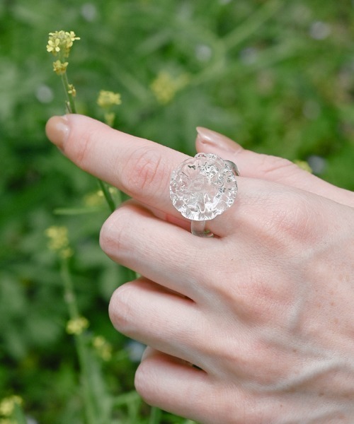 HARIO Lampwork Factory(ハリオランプワークファクトリー)の「リング サニーフラワー(リング・レディース・クリア・-)」の1枚目の写真