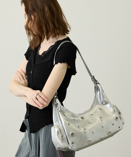 uyu.(ウユ)の「ハトメデザイン ワンショルダー2WAYバッグ(ショルダーバッグ・レディース・シルバー/ブラウン/ブラック・FREE)」の14枚目の写真