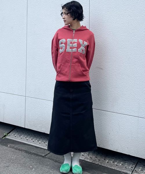 Carne Bollente（カルネボレンテ）の「【Carne Bollente/カルネボレンテ】Zipcode:Desire（パーカー・レディース・レッド・SMALL）」の14枚目の写真