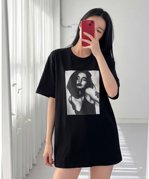 VIVID LADY(ビビッドレディー)の「フォトプリント チュニック 半袖 Tシャツ(Tシャツ/カットソー・レディース・ベージュ/ホワイト/チャコールグレー/ブラック・FREE)」の3枚目の写真