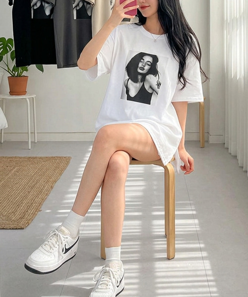 VIVID LADY(ビビッドレディー)の「フォトプリント チュニック 半袖 Tシャツ(Tシャツ/カットソー・レディース・ベージュ/ホワイト/チャコールグレー/ブラック・FREE)」の15枚目の写真