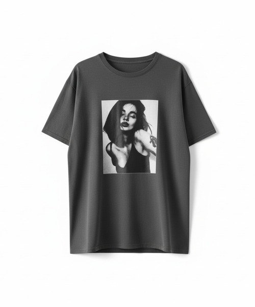 VIVID LADY(ビビッドレディー)の「フォトプリント チュニック 半袖 Tシャツ(Tシャツ/カットソー・レディース・ベージュ/ホワイト/チャコールグレー/ブラック・FREE)」の8枚目の写真