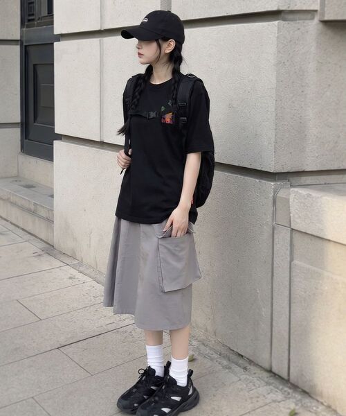 ARTISTWEAR（アーティストウェア）の「[ATW] ハスルブルー 半袖Tシャツ - 2COLOR（Tシャツ/カットソー・レディース・ホワイト/ブラック・SMALL/MEDIUM/LARGE/X-LARGE/XX-LARGE/XXXX-LARGE）」の5枚目の写真