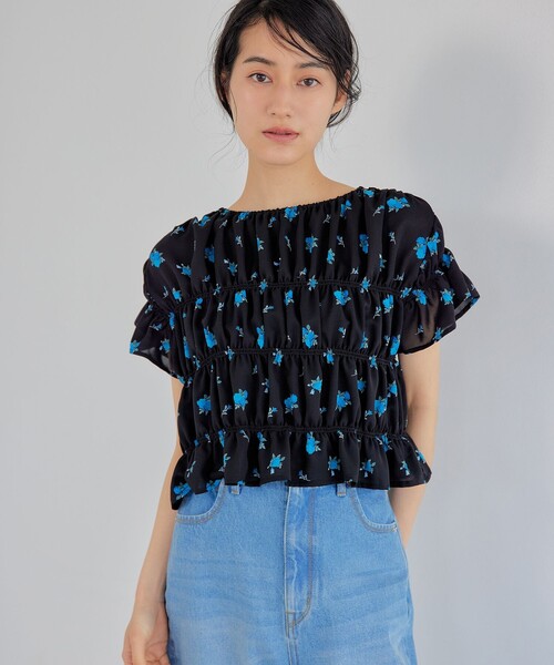 EMMEL REFINES（エメルリファインズ）の「＜EMMEL REFINES＞EM フラワープリント シャーリング ブラウス（シャツ/ブラウス・レディース・オフホワイト/ブラック・FREE）」の17枚目の写真
