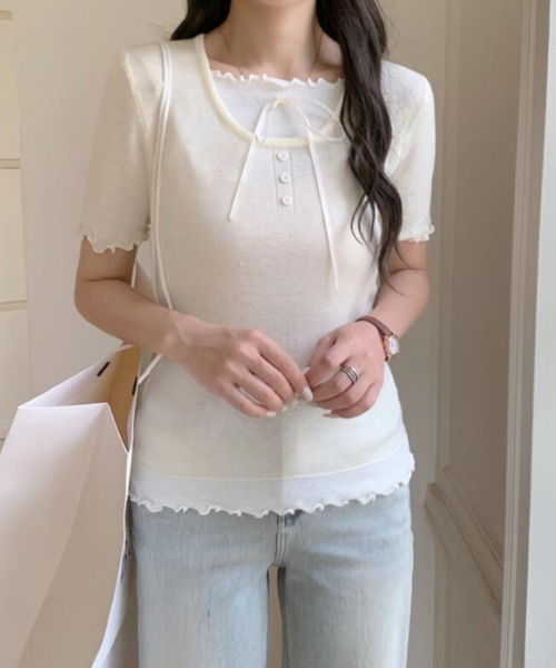 semplice(センプリチェ)の「フリル レイヤード リボン ニットトップス(Tシャツ/カットソー・レディース・パープル/ベージュ/ホワイト/ブルー/ブラック・F)」の3枚目の写真