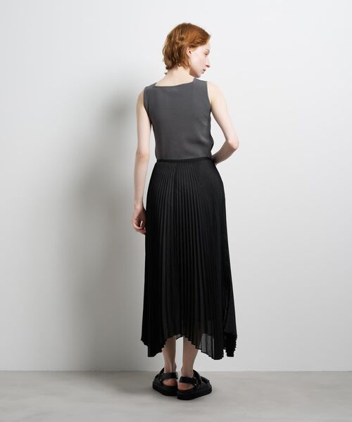 LANVIN en Bleu(ランバンオンブルー)の「オーガンジーカーブヘムプリーツスカート(スカート・レディース・ブラック・38/36)」の21枚目の写真