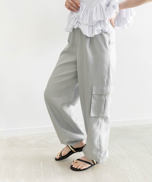 RANDA(ランダ)の「ソフトツイルカーゴパンツ(カーゴパンツ・レディース・ブラウン/ホワイト/ブルー・0/1)」の1枚目の写真