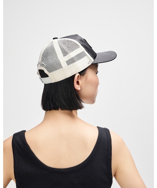 DEUS EX MACHINA（デウスエクスマキナ）の「PARIS SHIELD TRUCKER（キャップ・レディース・ブラック/レッド・OS）」の8枚目の写真